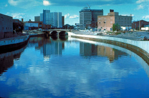 800px-Flint_River_in_Flint_MIchigan